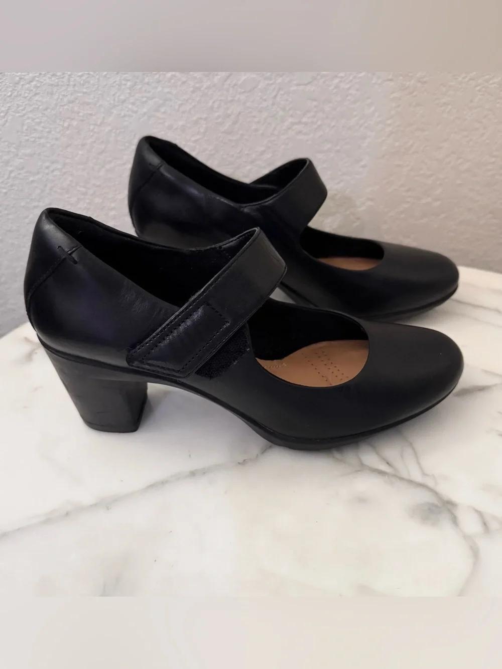 Clarks Artisan Leather Emslie, Lulin Mary Jane Velcro straBlack Sz US 7.5 & UK 5